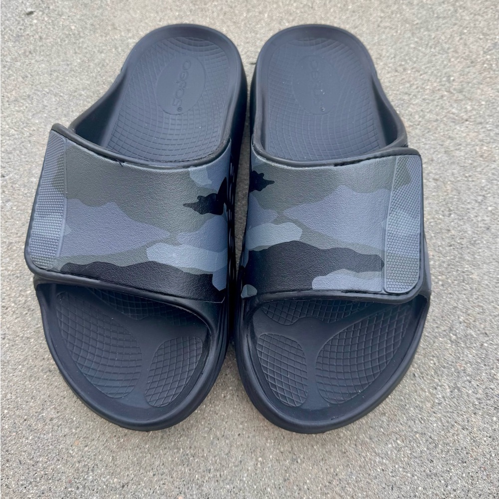 UNISEX
OOFOS OOAHH SPORT FLEX LTD. Men’s-7,Women’s-9